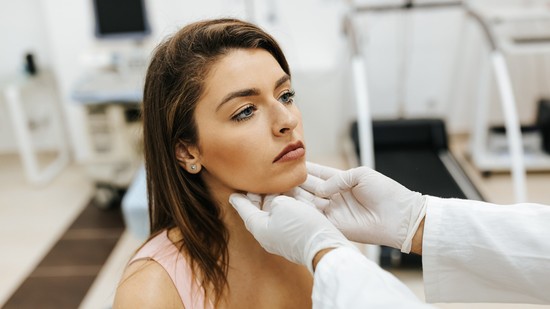 Pajzsmirigy kérdés: miért lett népbetegség, és miért érinti a fiatalokat is?