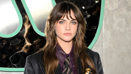 Cara Delevingne bizarr meztelenruhában bulizott a Vanity Fair Oscar party-ján, hatalmas feltűnést keltett benne