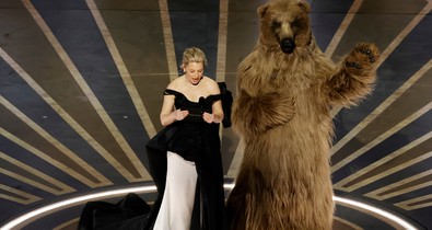 Kokainmedve, szamár és Hugh Grant - elszabadult a 2023-as Oscar mémgyár