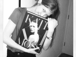 Kate Moss íróként debütált