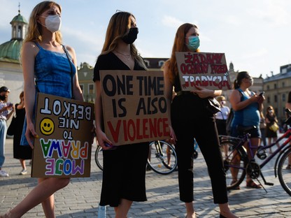 Ezek a női mozgalmak felrobbantották az internetet