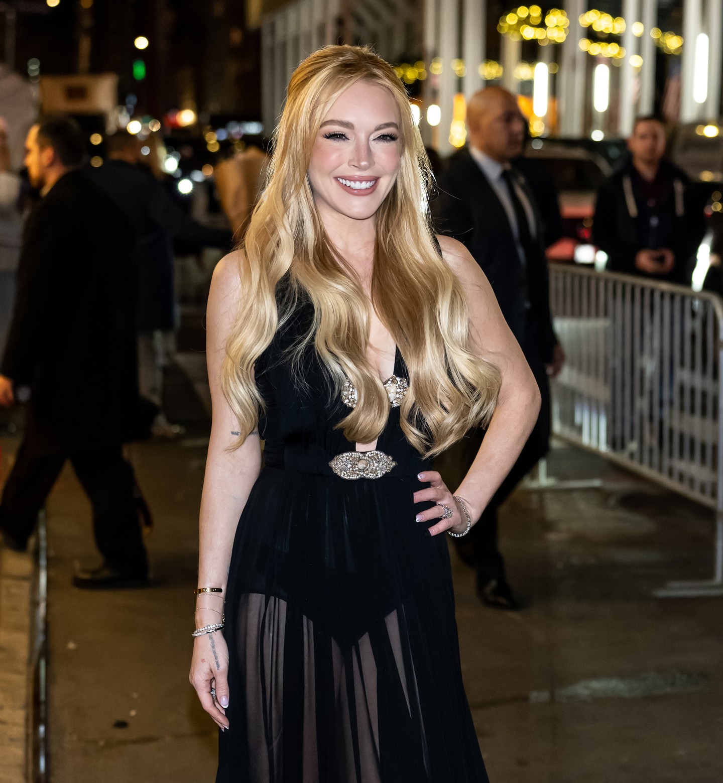 Lindsay Lohan óriás átalakulásához hozzátartozik az új, rétegesen festett mézszőke frizura is, ami szerintünk nagyon jól áll neki