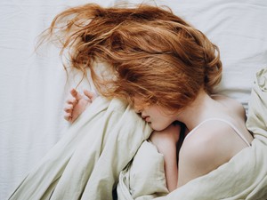 Így a legjobb aludni, ha puffadt a hasad