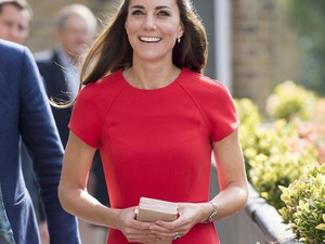 Kate Middleton annyira csinos ebben a ruhában, mindig ilyet kellene hordania