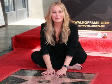 Teljesen összeomlott Christina Applegate, borzalmas veszteség érte a beteg színésznőt