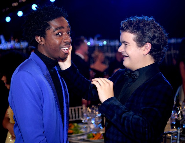 Gaten Matarazzo és Caleb McLaughin