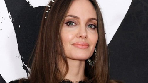 Angelina Jolie ezúttal még a vörös szőnyegen is Demóna volt