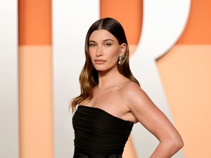 Hailey Bieber végtelenül kínos helyzetbe került: Selena Gomez miatt kellett magyarázkodnia Justin Bieber feleségének