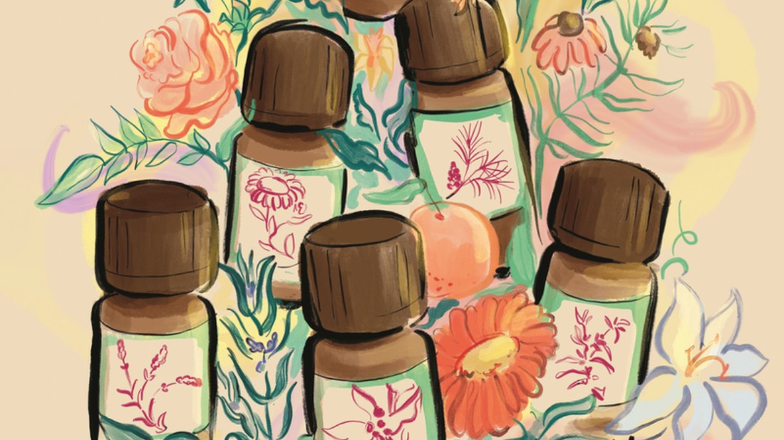 Az aromaterápia több ezer éves múltra tekint vissza, különböző alkalmazásokkal a vallási rituáléktól a gyógyászatig.