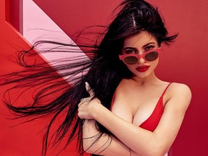 Mi az ott? Kylie Jenner lábujjára nincsenek szavak!