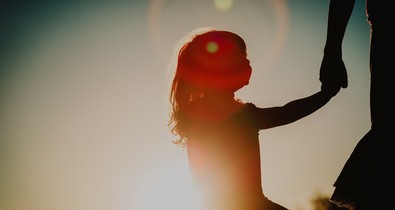 Szeretetből teszed tönkre a gyereked jövőjét a Facebookon, és még csak nem is tudsz róla