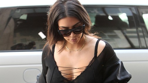Kim Kardashian csizmája sokkolóan ronda