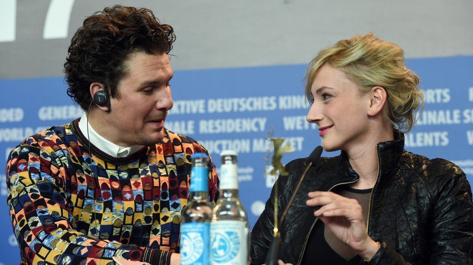 Nagy Ervin az utóbbi időben a színészet mellett a közéletben is aktívan szerepet vállalt, felesége pedig mindvégig stabil támasza volt