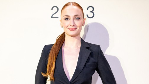 Sophie Turner már tovább is lépett, nyilvánosan csókolózott új szerelmével