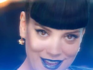 Lily Allen tudja, hogyan kell visszatérni a popvilágba