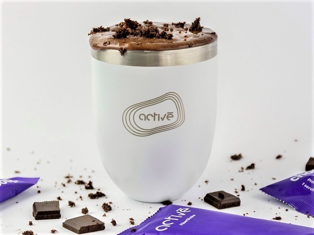 Akkor is fogyhatsz, ha édesszájú vagy: ez a csoki ízű rost shake órákra eltelít!