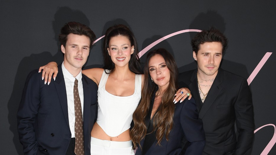brooklyn beckham nicola peltz victoria beckham