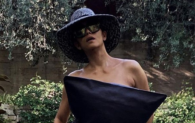 Halle Berry pillowchallange