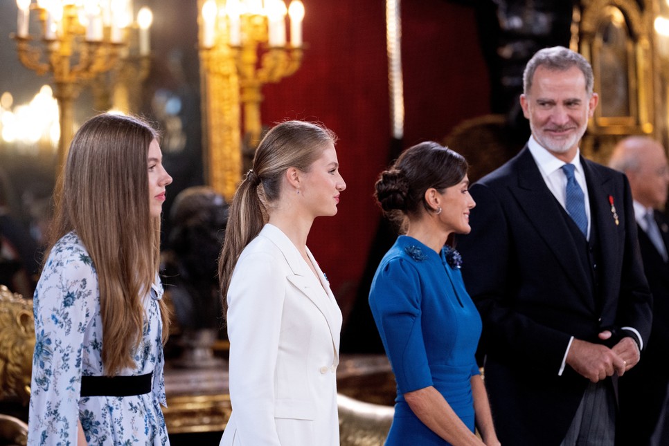 A négytagú spanyol királyi család egy állami ünnepségen 2023-ban