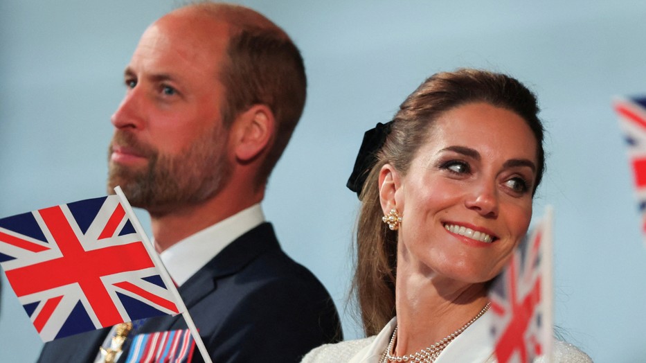 Vilmos herceg, Katalin hercegné és a gyerekek úsznak a boldogságban