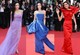 Ahogy Palvin Barbara esetében sem lehetett egy darab megjelenést kiválasztani, úgy Demi Moore-nál sem tudtuk megjelelölni mi kerüljön a galériába. Három stílus, három szín, két divatház: Lila (Gucci), kék (Self-Portrait), piros (Gucci)