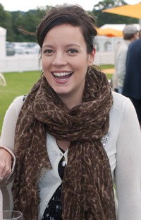 lilyallen-200x-d0000DCAEbc2b69b7935d.jpg