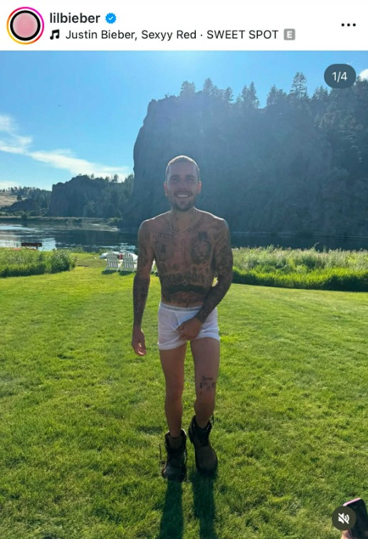 Justin Bieber egy szál alsónadrágban mutatta meg magát az internet népének
