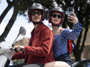 A francia elnök meglepő kijelentést tett: keményen fog harcolni, hogy Emily visszatérjen Párizsba