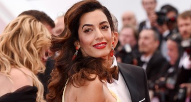 Úristen! Amal Clooney gyönyörű!
