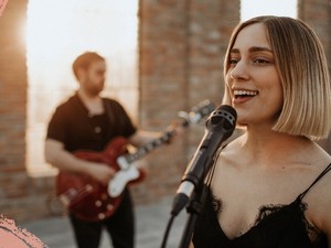 Búcsúztasd a nyarat a Flóra & Bálint Acoustic legújabb feldolgozásával!