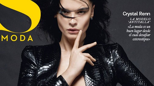 Beesett arccal, nyitott kabátban pózol az egykori plus-size modell