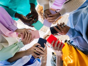 Szemránckrém hat évesen? – Ez az egyik legkárosabb trend, ami a közösségi médiában valaha elterjedt