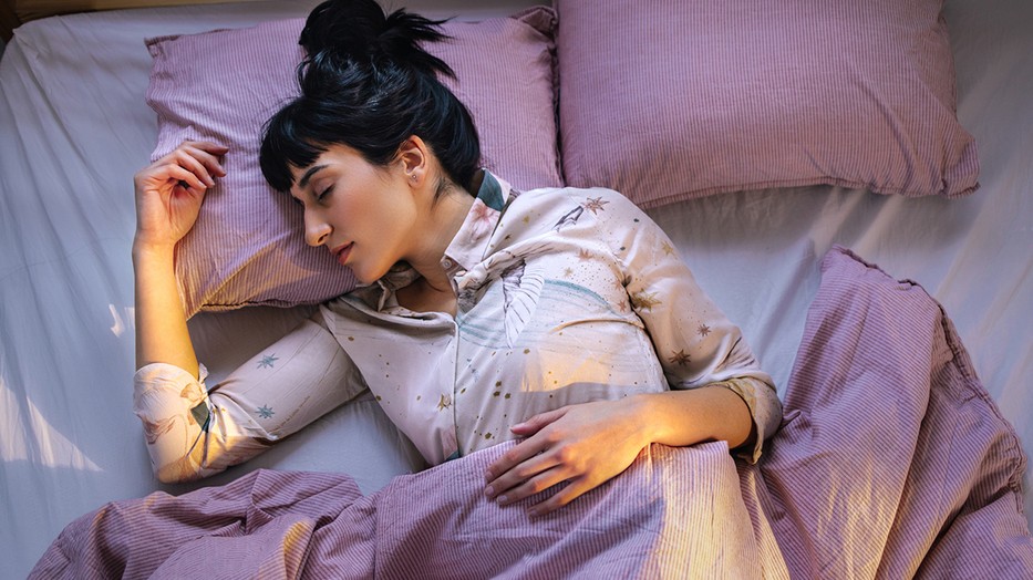 Mi az a rem alvás? Egy olyan fázisa a pihenésednek, ami alapjaiban határozza meg a minőségét, és azt, ahogyan érzed magad