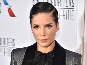 Most Halsey hónaljszőre akasztotta ki a követőket