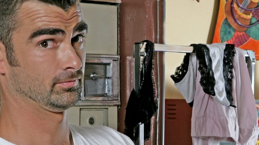 18+ Szexi vagy nevetséges? Csipke bugyik pasiknak