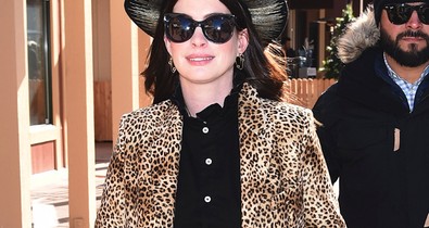 Anne Hathaway filmfesztiválos szettje állati jó!