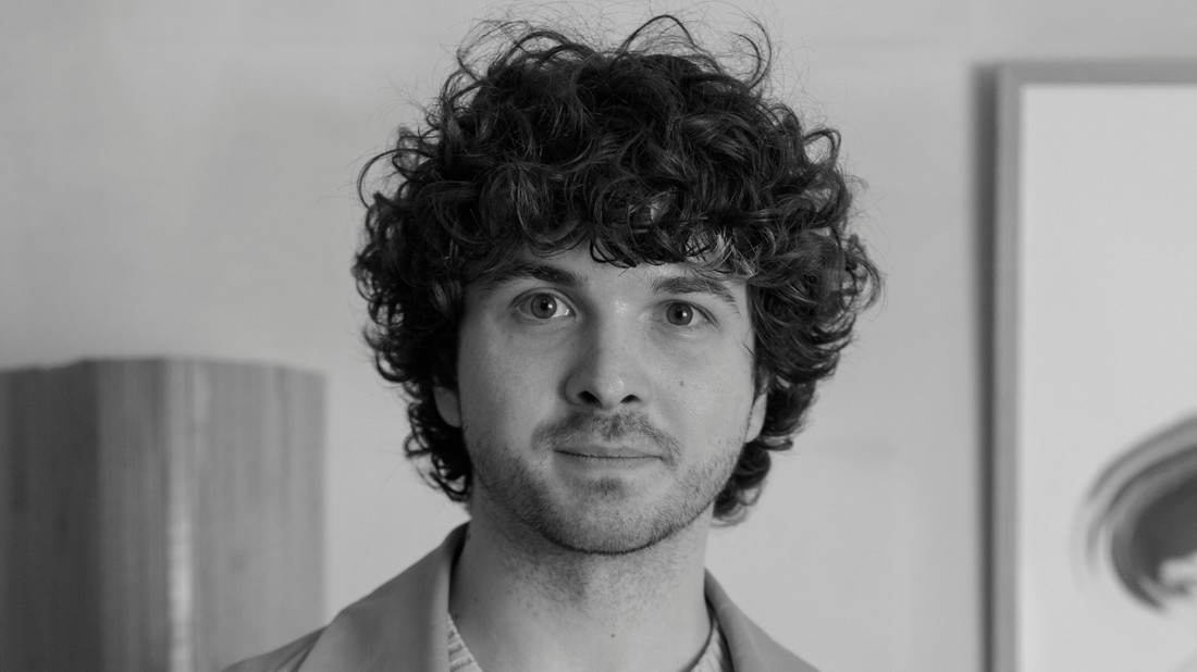 Szekeres Ákos tervező egyedi látásmódja új színfoltot hozott a magyar divatba