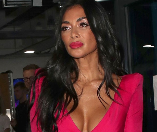 Hű: Nicole Scherzinger hastáncos ruhában mutatta meg minden izomcsoportját