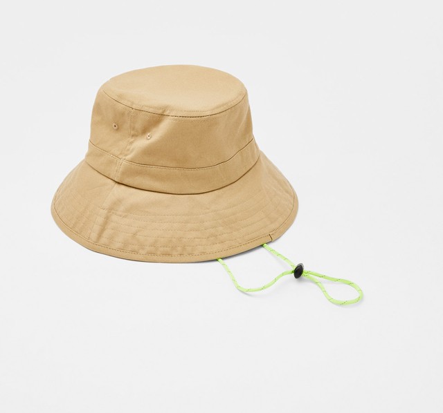 Kalap BERSHKA 3995 Ft