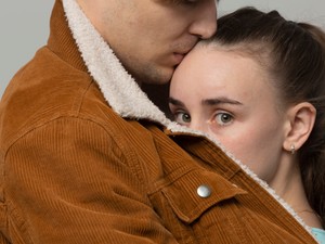 „Ha a barátnőm leszel, úgyis át kell formálni a ruhatáradat”