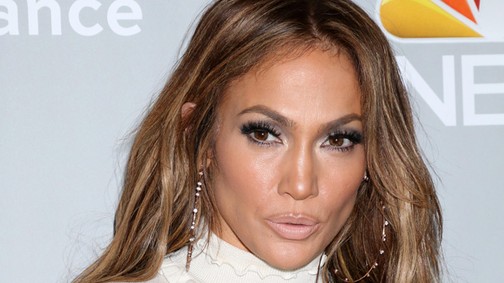 Jennifer Lopez horgolt trikinijénél nincs szexibb