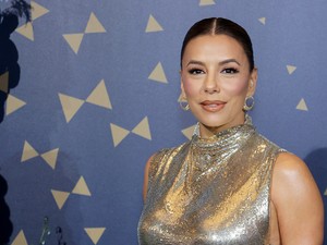 Eva Longoria meztelenruhájától a lélegzetünk is eláll