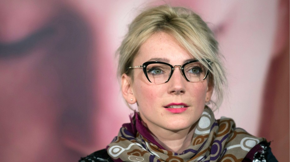 Borbély Alexandrából csak úgy sugárzik a nőiesség!