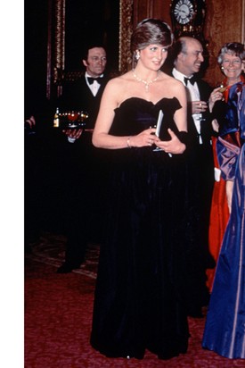 Diana hercegnő merész ruhája azonnal történelmet írt