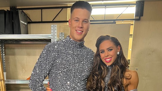 T. Danny retina-izgatóan csillogó öltözéke tabukat dönt a Dancing with the Stars döntőjében