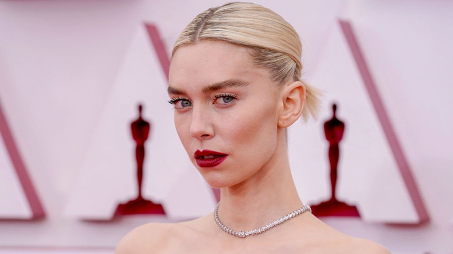 Vanessa Kirby egy alabástrom látomás volt az Oscar-gálán