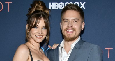 Palvin Barbara elsírta magát Dylan Sprouse romantikus ajándékán