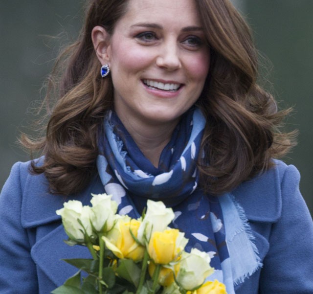 Kate Middleton kerekedő pocakkal