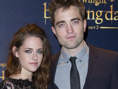 Készülj fel a megőrülésre: Kristen Stewart és Robert Pattinson együtt lógtak egy bárban!