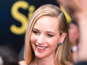 Jennifer Lawrence ruhája a legfurcsább, amit valaha láttunk a vörös szőnyegen